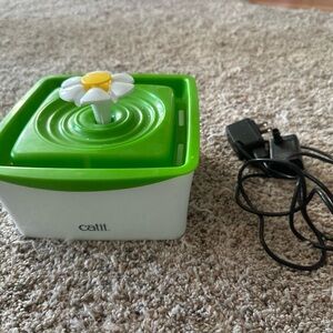 Catit Green and White Pet Water Fountain